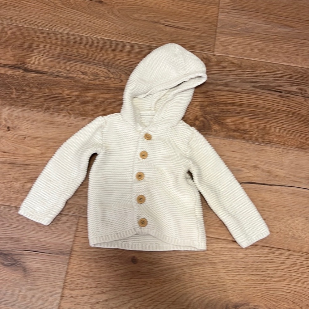 Cream sweater size 18 months